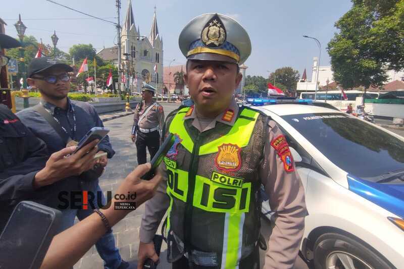 Detik-detik Proklamasi, Ratusan Pengendara Berhenti Sejenak Lakukan Penghormatan Merah Putih