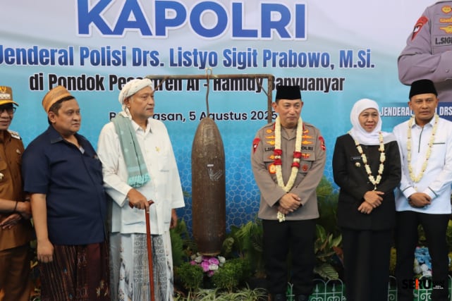 Kapolri Kunjungi Ponpes Banyuanyar Pamekasan, Titipkan Anggotanya Agar Diterima