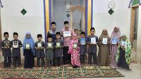 Keluarga Buka Tangan Foundation Donasi Al-Qur'an ke Musholla Nurul Islam Ampelan - Wringin