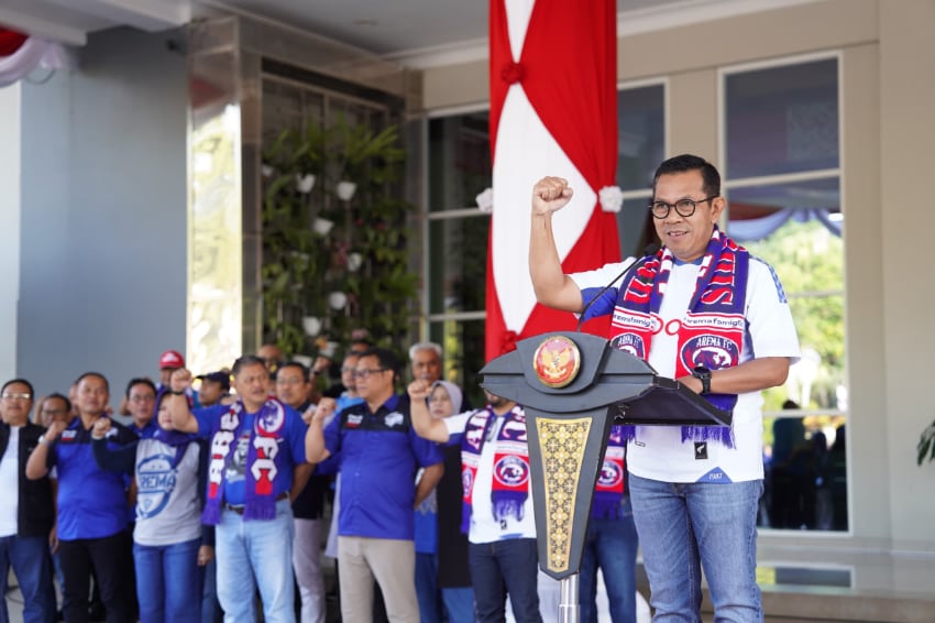 Apel Pagi ASN Pemkot Batu Bernuansa Supporter Aremania