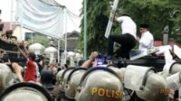 Aksi Ribuan Warga Pati Tuntut Bupati Sudewo Lengser Sempat Memanas
