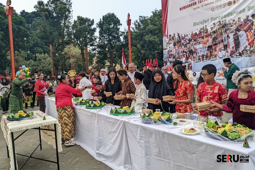 Anak-anak bersiap untuk saling bertukar kue. (Seru.co.id/bas)