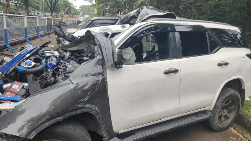 Pengemudi Fortuner Berusia 22 Tahun Meninggal Usai Tabrak Truk di Serpong