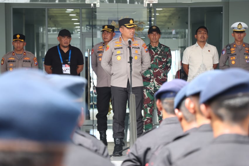 582 Personel Gabungan Amankan Pertandingan Arema FC Vs Bhayangkara Presisi Lampung FC
