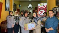 Peringati HUT Polwan Ke-77, Polwan Polres Batu Kunjungi Senior Purna Tugas