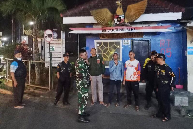 Babinsa Koramil 0833-04/Sukun Patroli Kolaboratif Bersama Banser dan Linmas