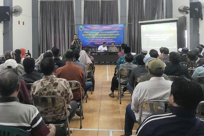 Babinsa Mergosono Berikan Pembekalan Peran RT RW dalam Keamanan Lingkungan Berbasis Masyarakat