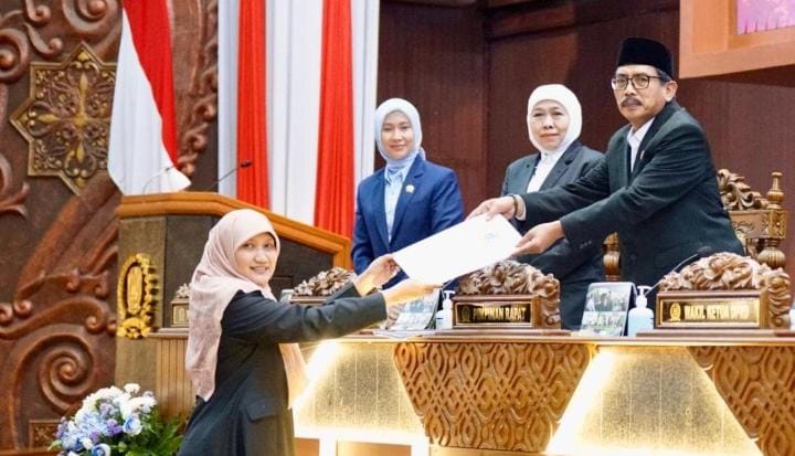 Banggar DPRD Jatim Banggar DPRD Jatim Sampaikan Pendapat atas Raperda APBD 2026