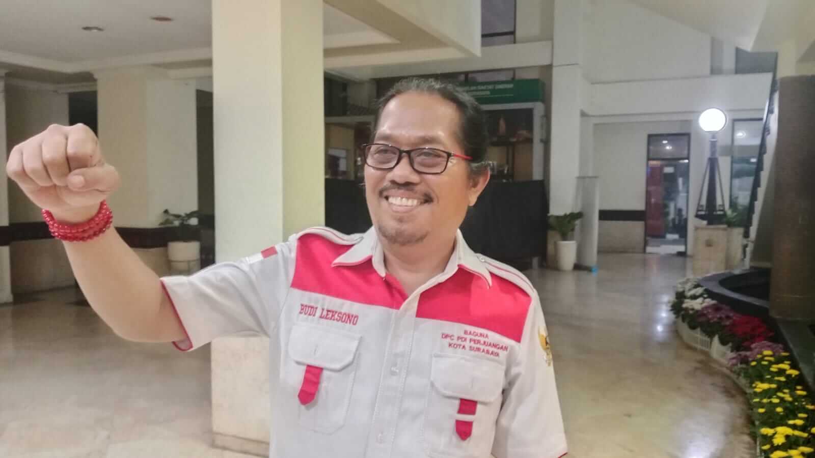 Budi Leksono (1) Bersama BAGUNA, PDIP Surabaya Dampingi Korban Bencana