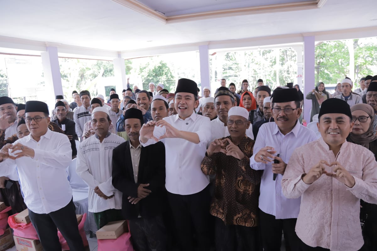 Bupati Fawait Pastikan 22 Ribu Guru Ngaji Terima Insentif Rp1,5 Juta per Orang