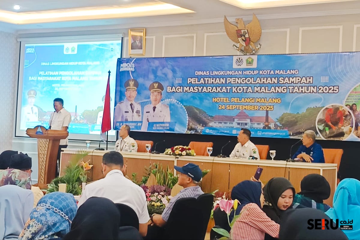 Pemkot Malang melalui DLH Kota Malang menggelar pelatihan pengolahan sampah bagi masyarakat. Pemkot Malang Gelar Pelatihan Pengolahan Sampah Bernilai Ekonomis Cegah Penumpukan