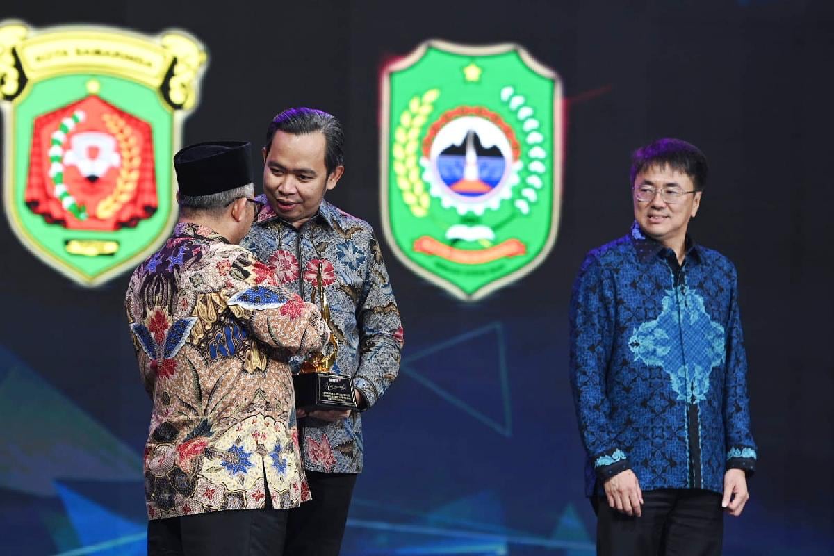 Bupati Jember Terima Penghargaan Bidang Pendidikan dan Kesehatan dari Kompas TV
