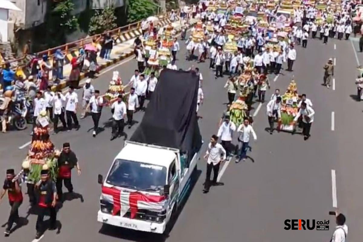 Suasana Festival Ancak Agung Festival Ancak Agung Jember Catat Sejarah Budaya Baru dalam MURI