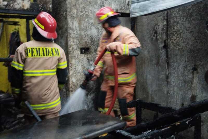 Dalam Satu Hari Tiga Rumah di Kabupaten Malang Alami Kebakaran 1 Dalam Satu Hari Tiga Rumah di Kabupaten Malang Alami Kebakaran