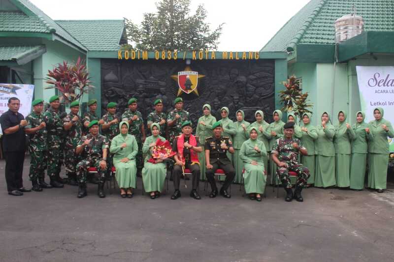 Lepas Sambut Dandim, dari Letkol Inf Moh Alharidz Unus kepada Letkol Inf Dedy Azis. (ist) Kodim 0833/Kota Malang Lepas Sambut Dandim, Letkol Inf Moh Alharidz Unus kepada Letkol Inf Dedy Azis