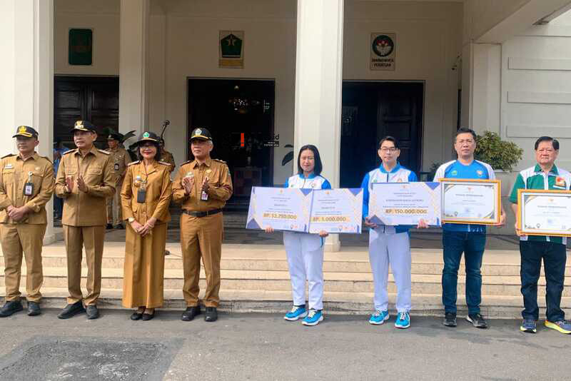 Wali Kota Malang Serahkan Bonus Rp18 Miliar kepada Atlet Pelatih dan Official Porprov IX Jatim