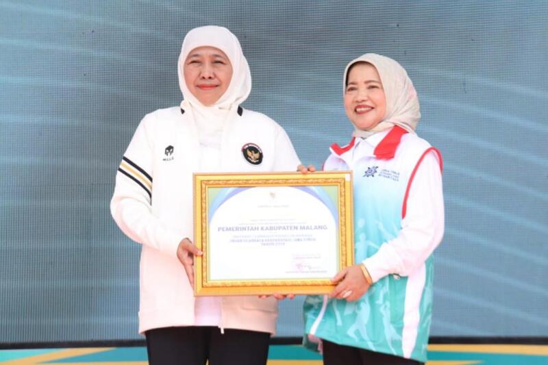 Pemkab Malang Terima Penghargaan Lembaga Peduli Olahraga dan Insan Olahraga Berprestasi Jatim Sportiv Festival
