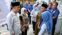 Takziah ke Rumah Almarhum Komandan PMK, Wali Kota Surabaya Janji Lanjutkan Perjuangan Sang Pahlawan