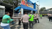 Ojol Kota Batu Ikut Jogo Bareng di Pos Polisi Demi Menjaga Kondusifitas