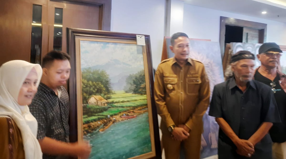 Hotel Ascent Premiere Malang Jadi Ruang Kreatif Lewat Pameran Lintas Jalur Langit