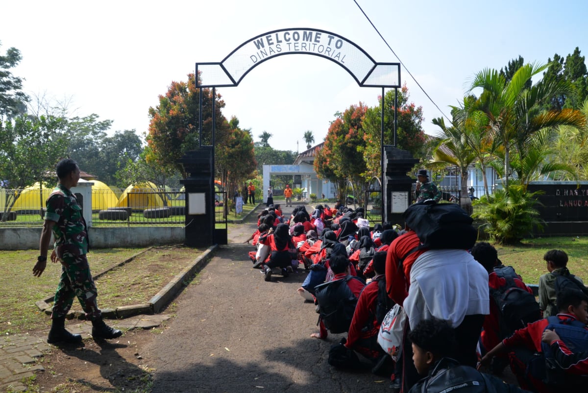 Sekolah Rakyat Menengah Pertama 16 di Malang Dapat Pelatihan Bela Negara dan Wawasan Kebangsaan