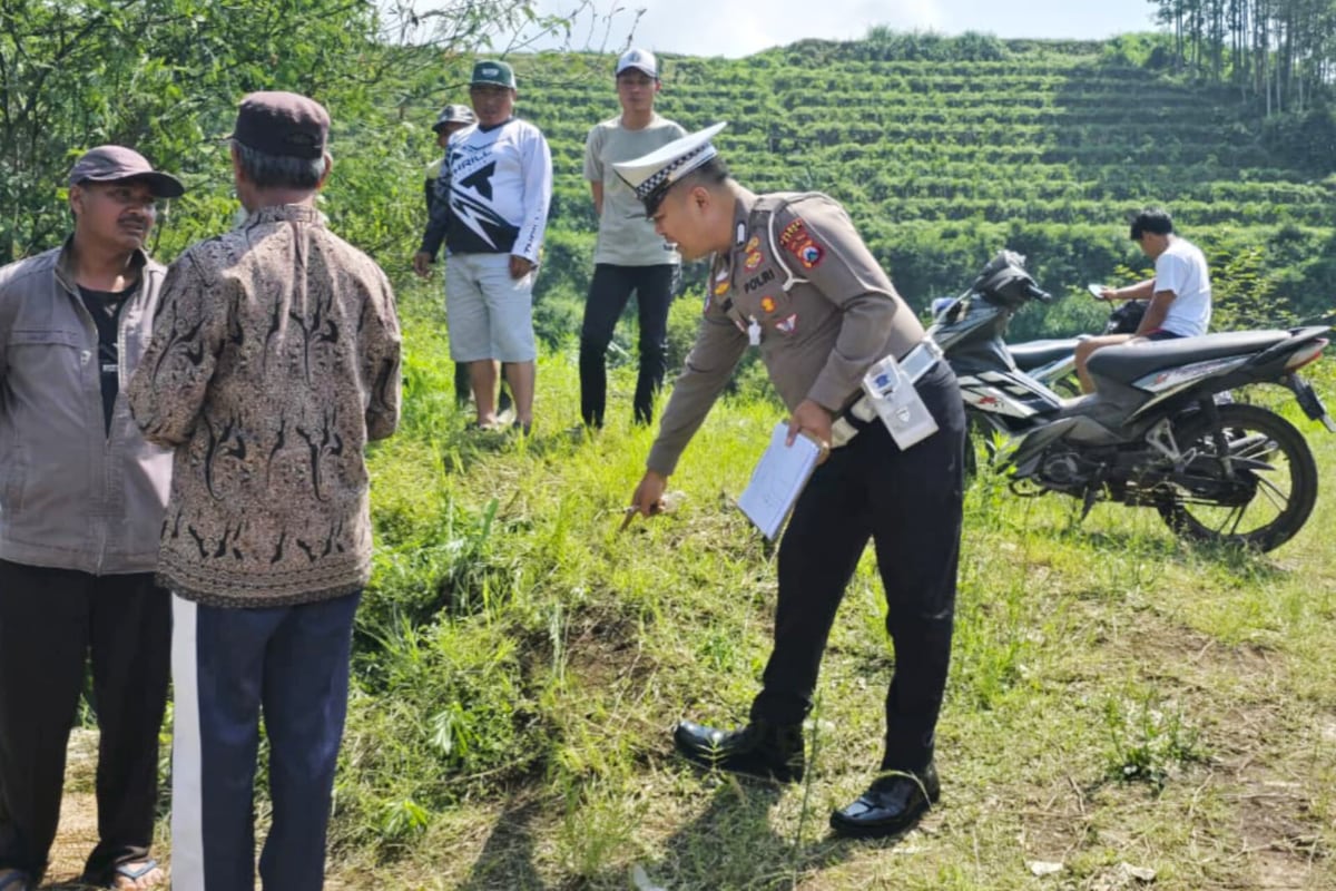 Kurangnya Penerangan, Ayah dan Anak di Pujon Tewas Setelah Terjatuh ke Jurang Saat Berkendara