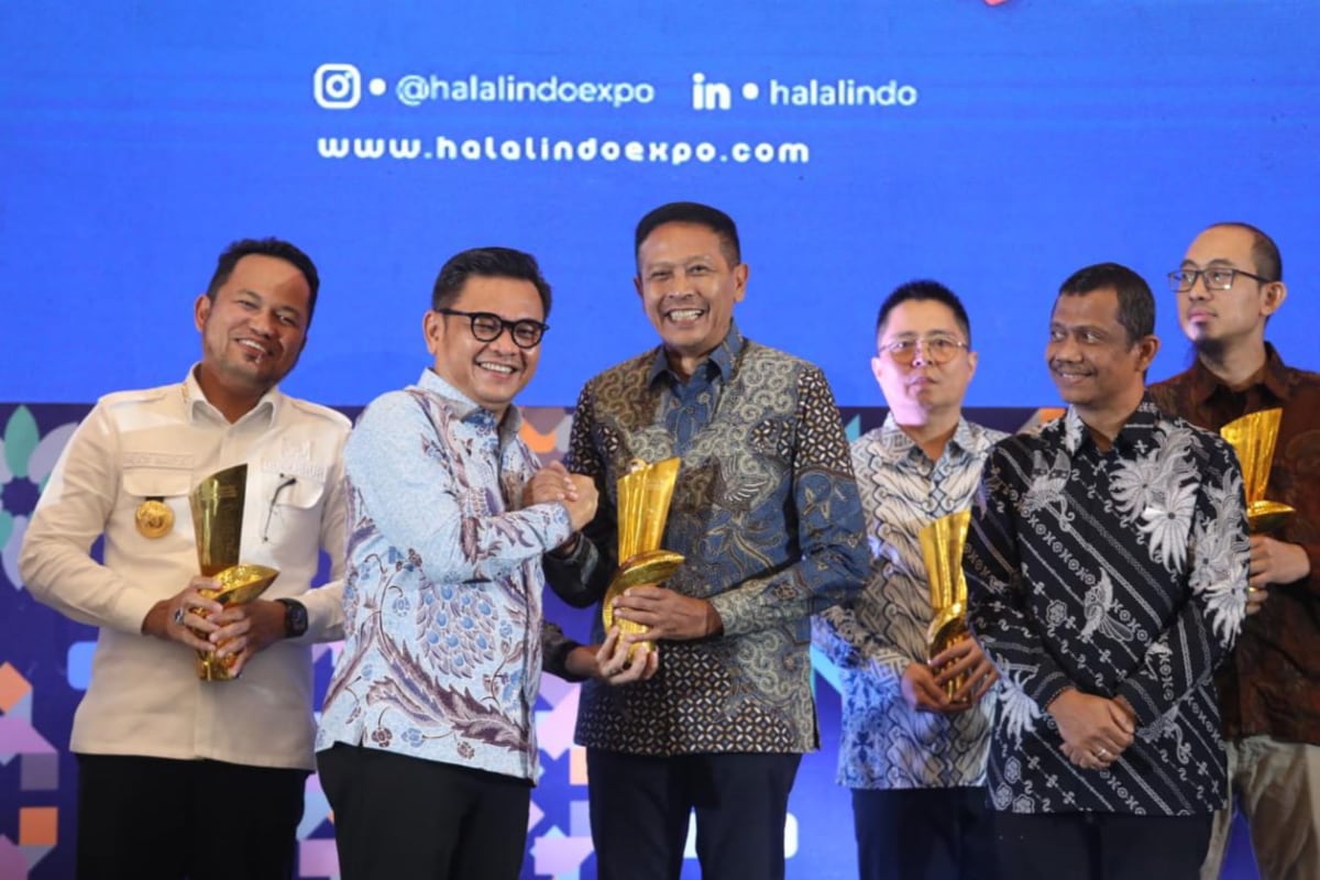 Kota Malang Raih Penghargaan Terbaik I dalam Indonesia Halal Industry Award 2025
