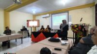 Suasana FGD berlangsung serius dengan menghadirkan paparan dari para Akademisi, pemangku kebijakan dan pelaku usaha wisata Analis Kebijakan Pemprov Jatim Gelar FGD Peningkatan pasar IKM Melalui Rantai Nilai Pariwisata di Kota Malang