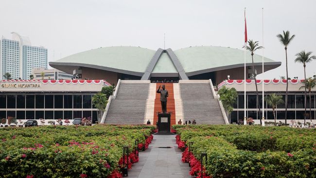 Ironi Dana Pensiun DPR di Tengah Beban Pajak Rakyat Mencekik