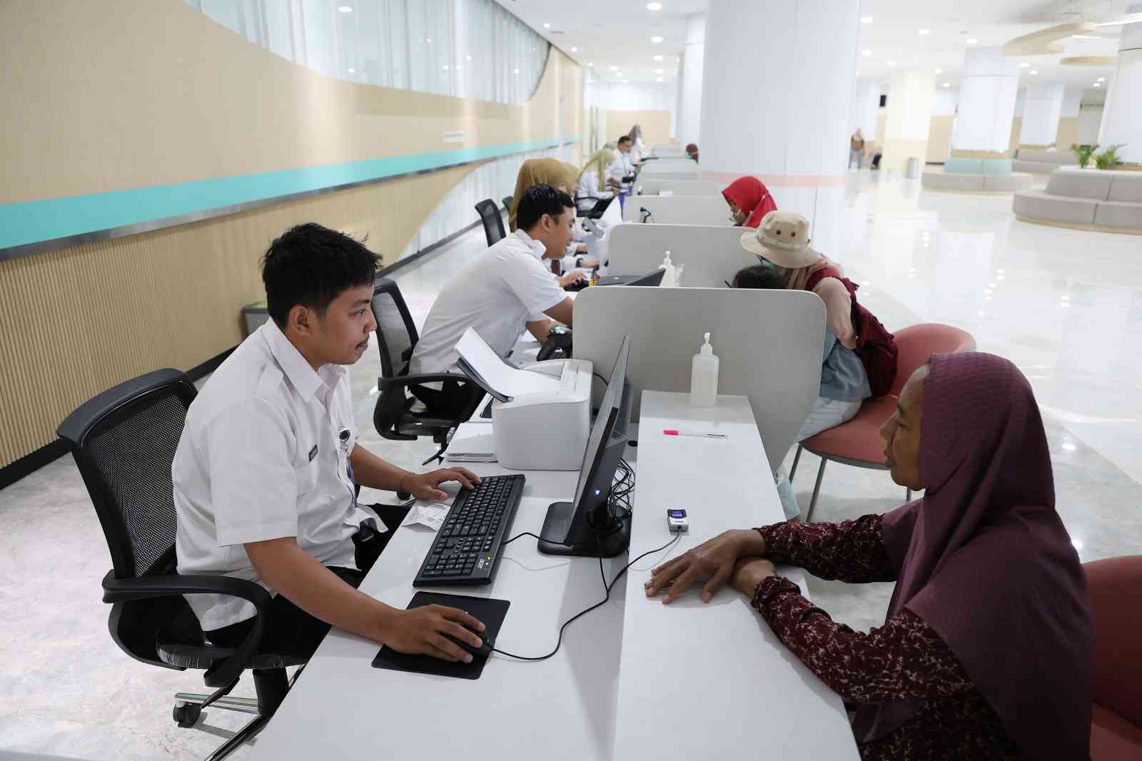 21 klinik_11zon 10 Bulan Beroperasi, RSUD Eka Candrarini Surabaya Kembangkan 21 Klinik, Miliki 54 Dokter Spesialis