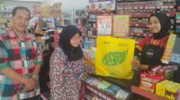 Alfamart Bagikan Ribuan Tas Go Green Gratis di Mojokerto, Dukung Perwali 35/2023