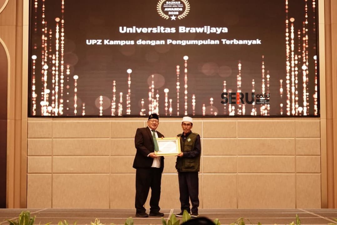 BAZIS UB menerima penghargaan kedua kalinya dari BAZNAS Jatim. (dok pribadi untuk Seru.co.id) Diganjar Penghargaan BAZNAS, BAZIS UB Berhasil Himpun Zakat dan Infak Rp2,98 Miliar