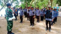 Babinsa Mulyorejo berikan pelatihan pengamanan dan penanganan darurat kepada Satlinmas. (ist) Babinsa Mulyorejo Berikan Pelatihan Pengamanan dan Penanganan Darurat kepada Satlinmas