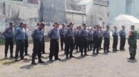 Babinsa Pandanwangi berikan pelatihan fisik dan mental Satlinmas. (ist) Babinsa Pandanwangi Berikan Pelatihan Fisik dan Mental Satlinmas