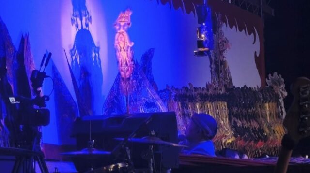 Pagelaran Wayang Kulit 'Wahyu Makutharama' Pukau Ribuan Warga