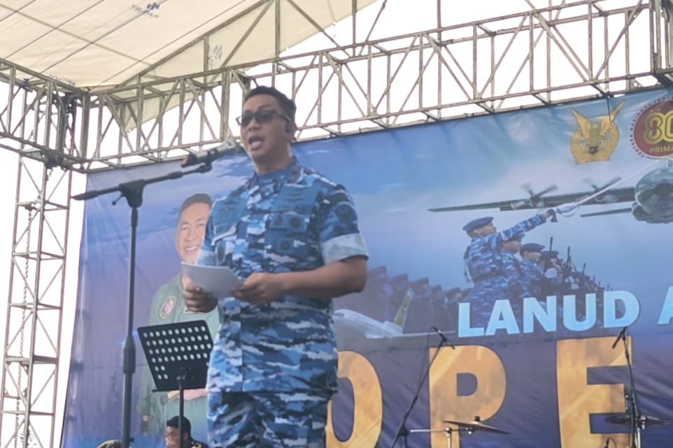 Ribuan Warga Padati Open Base Lanud Abd Saleh, Danlanud Ajak Masyarakat Kenal Lebih Dekat Dunia Dirgantara 1 Ribuan Warga Padati Open Base Lanud Abd Saleh, Danlanud Ajak Masyarakat Kenal Lebih Dekat Dunia Dirgantara