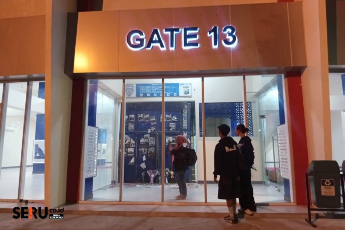 Gate 13, lokasi kirim doa dalam peringatan 3 tahun Stadion Kanjuruhan Keluarga Korban Bersama Banyak Pihak Doa Bersama Tiga Tahun Tragedi Kanjuruhan di Gate 13
