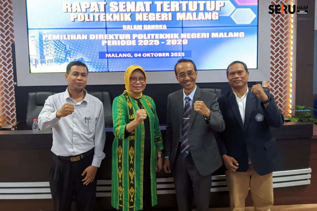 Foto bersama Direktur terpilih Supriatna Adhisuwignjo ST MT, usai pemilihan dalam Rapat Senat Tertutup Polinema. (wul)