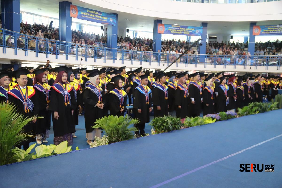 Wisudawan/ti terbaik Polinema Tahap III atau ke-71 di tahun 2025. (rhd)