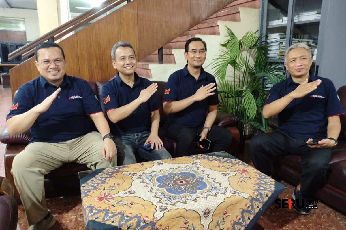 Dekan FTUB, Ketua IKA Teknik Mesin UB, Rektor UB dan Ketua Panitia Dies Natalis. (rhd)