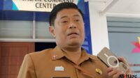 Kepala Disdikbud Kota Malang menjelaskan, kebijakan pemakaian busana muslim bagian dari pembinaan karakter pelajar. (bas) Disdikbud Kota Malang Wajibkan Pelajar Pakai Busana Muslim di Hari Santri