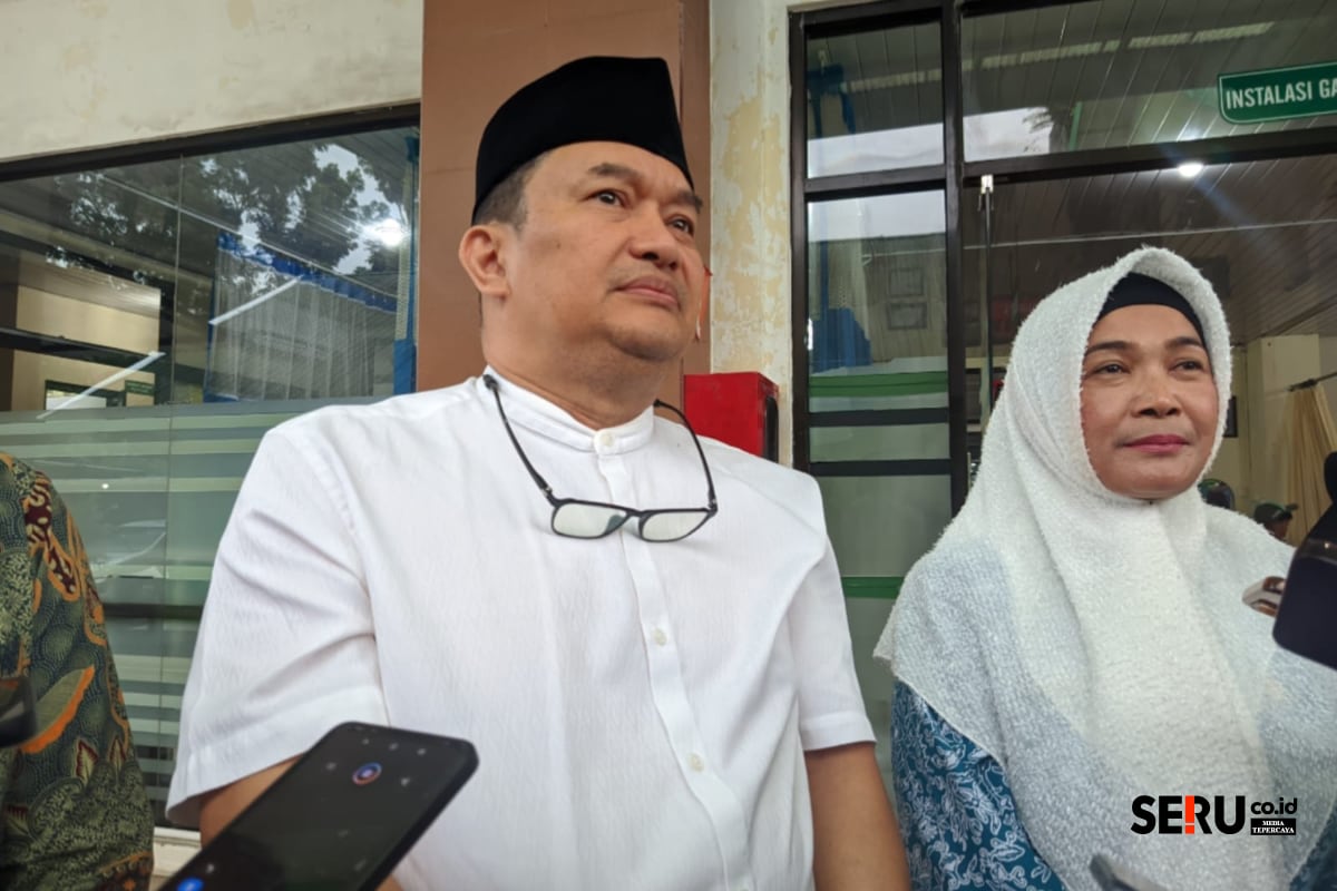 Pemkab Malang Dalami Dugaan Keracunan Massal MBG, Sejumlah Alat Bukti Diamankan 1 Sekretaris Daerah Kabupaten Malang, Budiar Anwar menjawab pertanyaan awak media. (Wul)