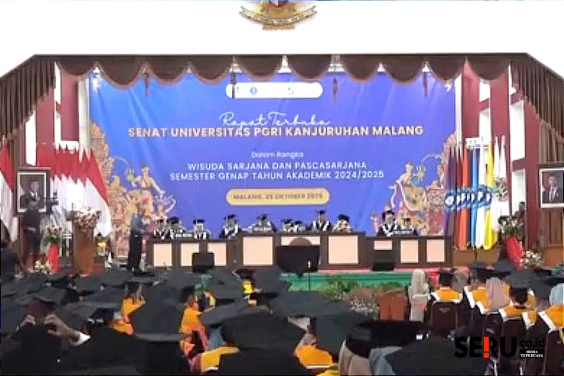 Suasana Wisuda Sarjana dan Pascasarjana Unikama Semester Genap Tahun Akademik 2024/2025. (rhd) Unikama Lepas 712 Wisudawan Terserap Kerja 80 Persen Sebelum Wisuda