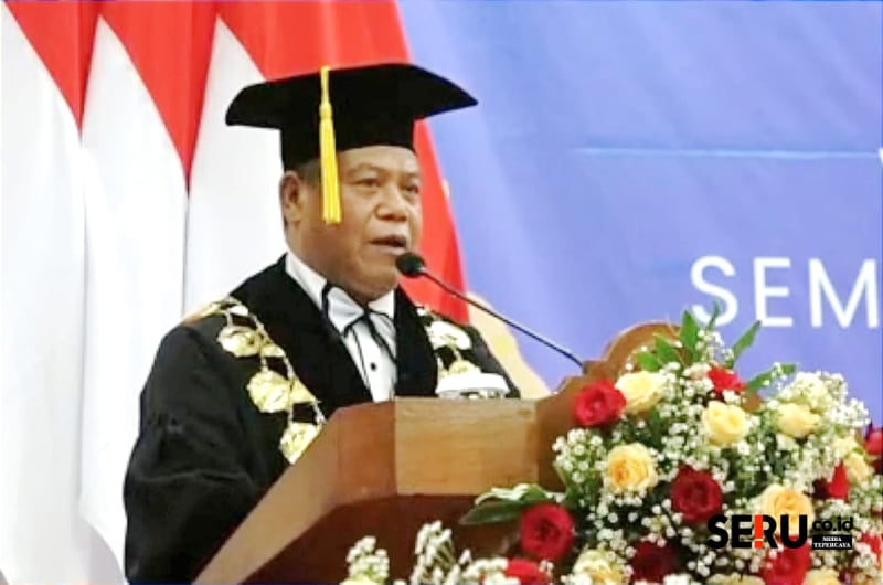 Unikama Lepas 712 Wisudawan Terserap Kerja 80 Persen Sebelum Wisuda 1 Rektor Unikama, Dr Sudi Dul Aji MSi menyampaikan, pidato sambutan. (rhd)