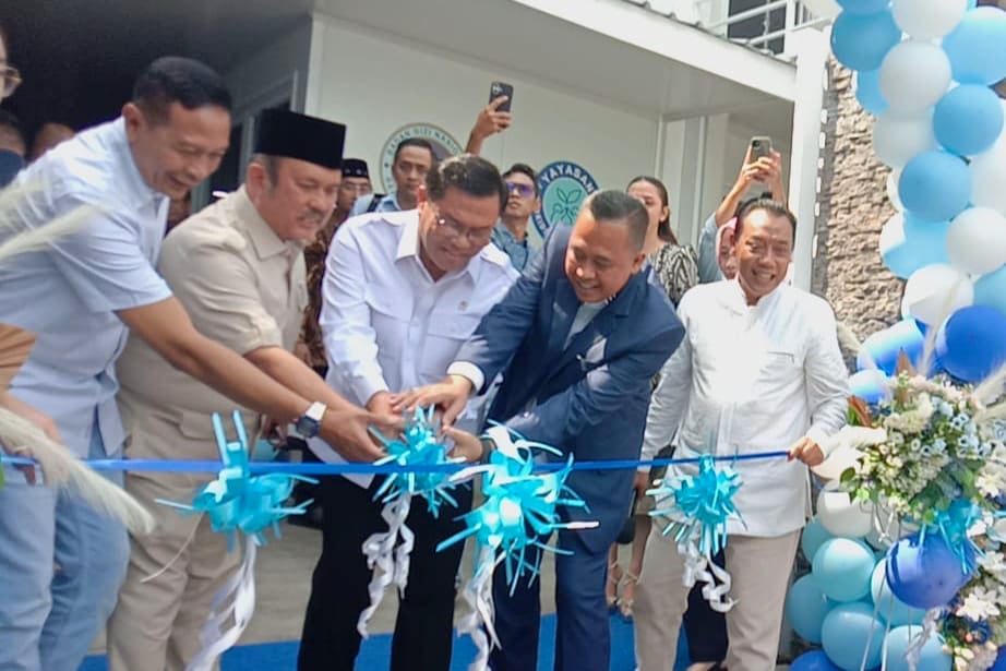 Wakil Kepala BGN bersama Kepala Bappenas dan Wali Kota Malang meresmikan SPPG Yayasan Prokids Anak Indonesia di Sawojajar. (ist) BGN Gagas MBG Preneur, Minta Kota Malang Perkuat Rantai Pasok Pangan Lokal