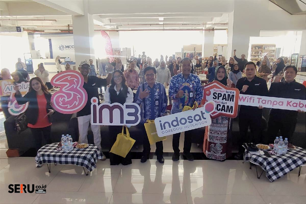Jajaran Indosat, Diskopindag dan para peserta workshop Empowering UMKM. (rhd)