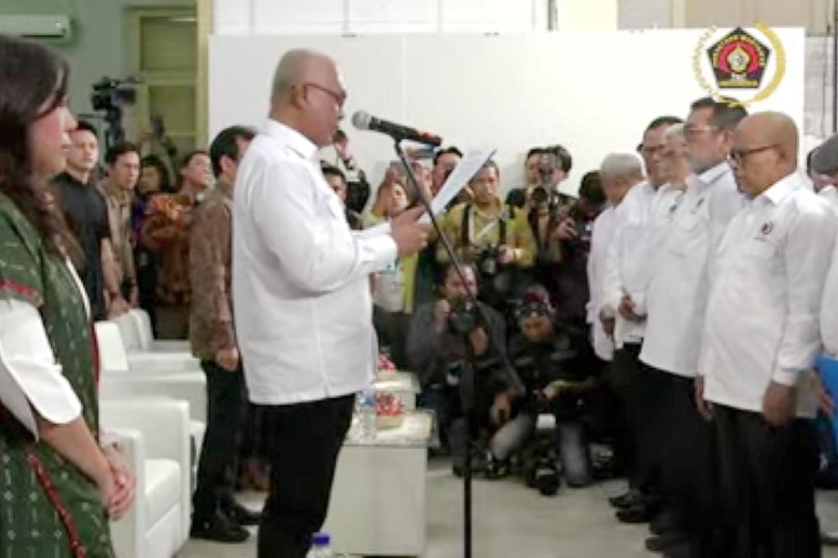 Pengurus PWI Pusat 2025–2030 Dikukuhkan, Ada Karni Ilyas, Sujiwo Tejo hingga Aiman Witjaksono Pengurus PWI Pusat 2025–2030 Dikukuhkan, Ada Karni Ilyas, Sujiwo Tejo hingga Aiman Witjaksono