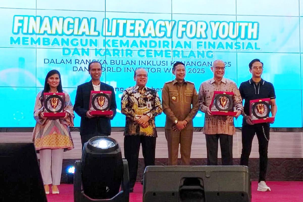 Dukung Financial Literacy for Youth OJK untuk Mahasiswa UB, Piyu Berbagi Pengalaman Berinvestasi
