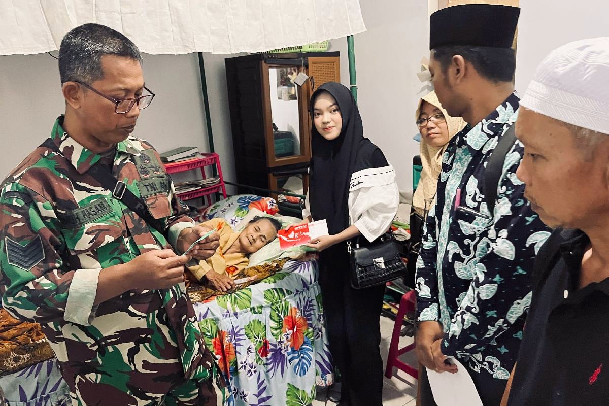 Penerima Sedang Sakit, Honor Guru Ngaji Diantar ke Rumah