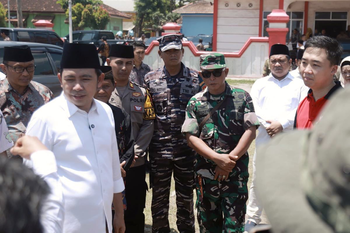 Bupati Jember dan perwakilan PT Imasco saat hadir di acara Gus’e Menyapa. (ist) Pemkab Jember Gandeng PT Imasco Revitalisasi Alun-Alun Puger